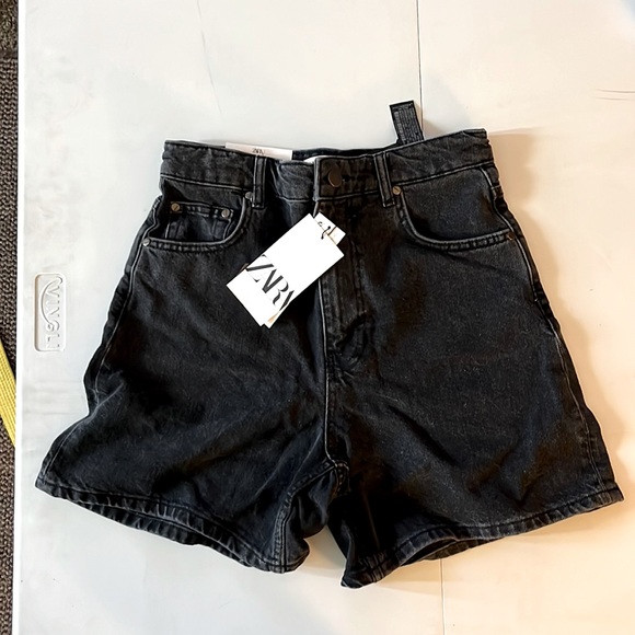 Zara Pants - NWT Women’s  Zara 90s Bermuda shorts size 36